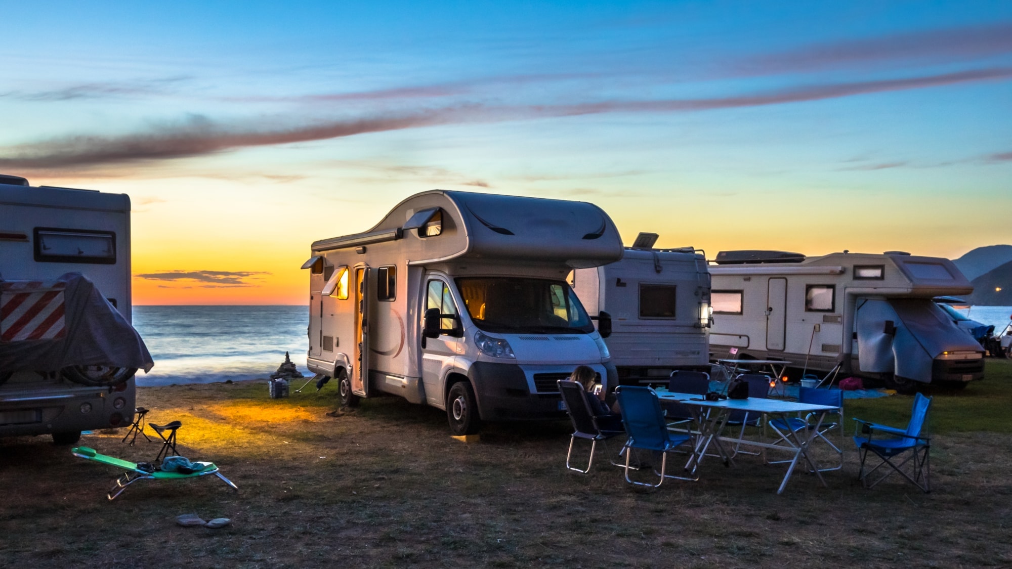 campers-and-motorhomes-2023-11-27-05-00-01-utc